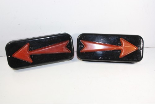 PAIRE DE  CABOCHONS DE FEUX CLIGNOTANT AR...AUTOS DIVERS COLLECTIONS / ANCIENNES