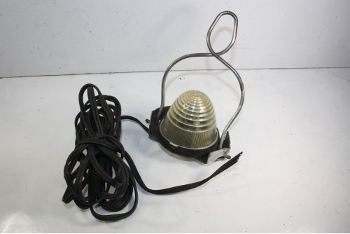 LAMPE ECLAIRAGE MOTEUR OU ATELIER..AUTOS DIVERS COLLECTIONS / ANCIENNES