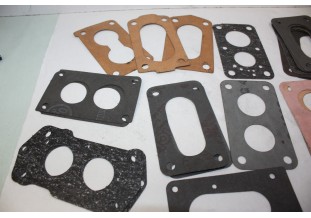 LOT DE DIVERS JOINTS OU CALES POUR CARBURATEUR...AUTOS DIVERS ANCIENNES / COLLECTIONS