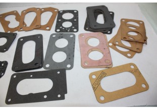 LOT DE DIVERS JOINTS OU CALES POUR CARBURATEUR...AUTOS DIVERS ANCIENNES / COLLECTIONS