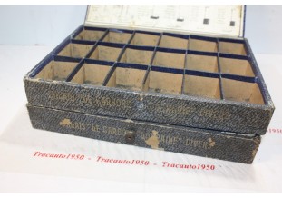 LOT DE 2 COFFRETS GARAGISTE LE CARBONNE LORRAINE POUR CHARBONS SAEG...