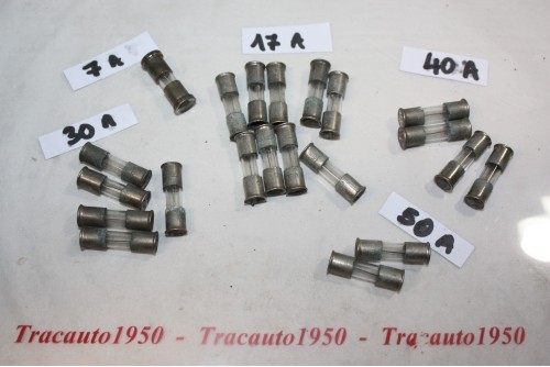 LOT DE 20 FUSIBLES A COLLERETTE AMPERAGES DIVERS...AUTOS ANCIENNES ...