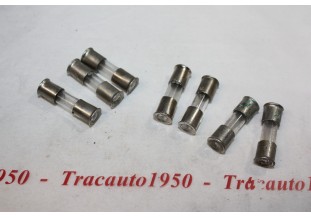 LOT DE 7 FUSIBLES A COLLERETTES 2/4 AMPERES...AUTOS ANCIENNES DIVER...