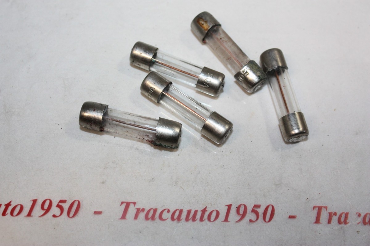 LOT DE 5 FUSIBLES RENAULT 50 AMPERES...AUTOS ANCIENNES DIVERS - Tra...