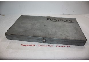 GROS LOT DE FUSIBLES DIVERS DANS COFFRET GARAGISTE EN METAL...AUTOS...