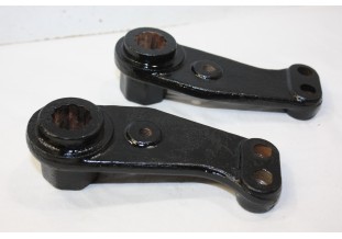 PAIRE DE SUPPORT DROIT / GAUCHE...RENAULT 4CV DAUPHINE R4 R5 R8 R10