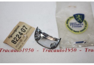 POIGNEE DE PORTE DE BOITE A GANTS PEUGEOT 8224-07...PEUGEOT 403 - T...