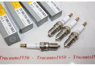 JEU DE 4 BOUGIES EYQUEM C 82LJS RENAULT 7700731583...AUTOS DIVERS V...