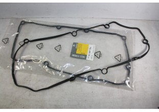 LOT DE 2 JOINTS DE CACHE CULBUTEUR RENAULT 7701049734...CLIO TWINGO...