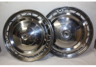 LOT DE 2 ENJOLIVEURS DE ROUE D/378mm...AUTOS ANCIENNES COLLECTIONS