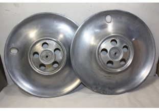 LOT DE 2 ENJOLIVEURS DE ROUE D/394mm...PANHARD PL17 DYNA Z