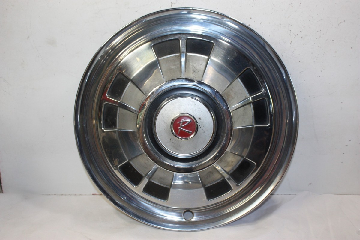 ENJOLIVEUR DE ROUE ROBERGEL D/360mm...AUTOS ANCIENNES COLLECTIONS