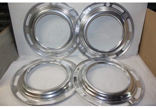 JEU DE 4  CERCLES D' ENJOLIVEURS DE ROUE D/360mm...AUTOS ANCIENNES COLLECTIONS