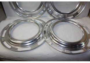 JEU DE 4  CERCLES D' ENJOLIVEURS DE ROUE D/360mm...AUTOS ANCIENNES COLLECTIONS