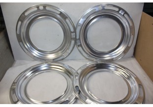 JEU DE 4  CERCLES D' ENJOLIVEURS DE ROUE D/360mm...AUTOS ANCIENNES COLLECTIONS