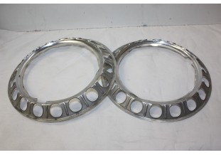 LOT DE 2 ENJOLIVEURS DE ROUE D/260mm...AUTOS ANCIENNES COLLECTIONS