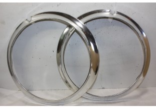 LOT DE 2 ENJOLIVEURS DE ROUE D/340mm...AUTOS ANCIENNES COLLECTIONS