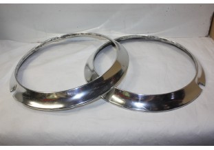 LOT DE 2 ENJOLIVEURS DE ROUE D/340mm...AUTOS ANCIENNES COLLECTIONS