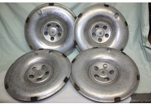 JEU DE 4 ENJOLIVEURS DE ROUE D/394mm...PANHARD PL17 DYNA Z