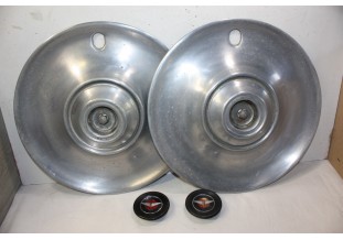 LOT DE 2 ENJOLIVEURS DE ROUE D/394mm...PANHARD PL17 DYNA Z