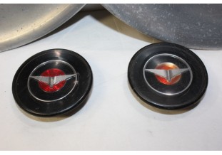 LOT DE 2 ENJOLIVEURS DE ROUE D/394mm...PANHARD PL17 DYNA Z