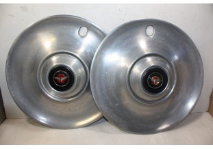 LOT DE 2 ENJOLIVEURS DE ROUE D/394mm...PANHARD PL17 DYNA Z