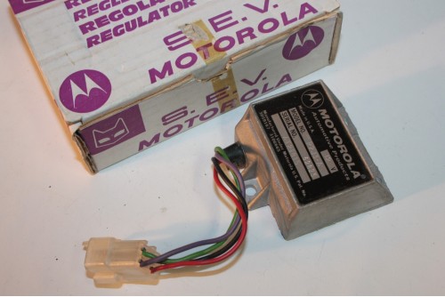 REGULATEUR ELECTRONIQUE SEV MOTOROLA R2 J3A 12V...AUTOS ANCIENNES DIVERS
