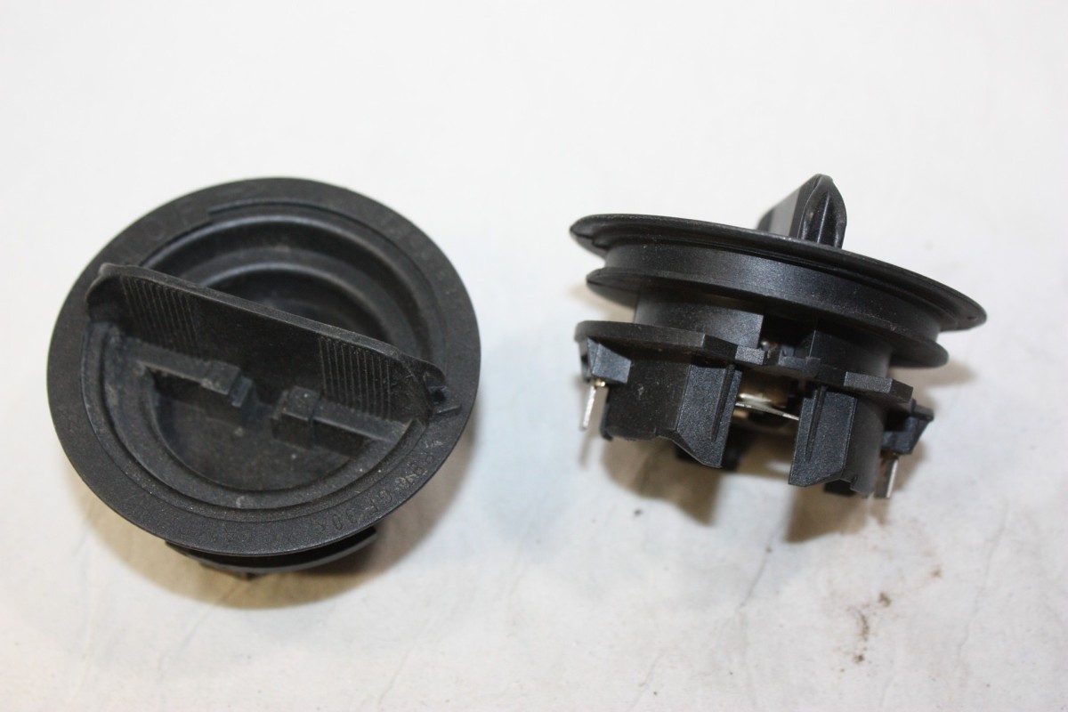 PAIRE DE PORTES AMPOULE DE FEU H7...AUTOS DIVERS ANCIENNES COLLECTIONS