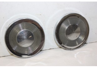 LOT DE 2 CENTRES D'ENJOLIVEURS DE ROUE  D/65mm...AUTOS DIVERS ANCIENNES COLLECTIONS