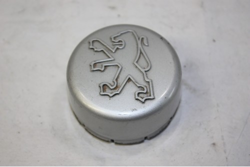 CENTRE D'ENJOLIVEUR DE ROUE PEUGEOT D/67mm...PEUGEOT 104 204 304 504 604 205 305 405 309