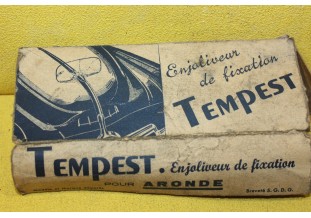 ENJOLIVEUR DE CAPOT POUR ECRANET DEF...SIMCA ARONDE