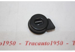 BOUTONNIERE D'ACCROCHE DE GLACE MOBILE côté GAUCHE...CITROEN 2CV