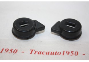 PAIRE DE BOUTONNIERES D'ACCROCHE DE GLACE MOBILE D/G...CITROEN 2CV