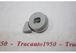 BOUTONNIERE D'ACCROCHE DE GLACE MOBILE côté DROIT...CITROEN 2CV