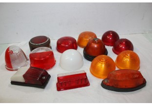 LOT DE DIVERS FEUX ET CABOCHONS...CAMIONS AUTOCARS UTILITAIRES DIVERS COLLECTIONS