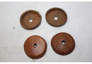 JEU DE 4 CAPUCHONS CUIR D/37mm...AUTOS DIVERS COLLECTIONS ANCIENNES