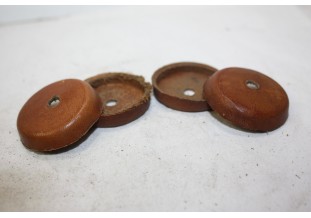JEU DE 4 CAPUCHONS CUIR D/37mm...AUTOS DIVERS COLLECTIONS ANCIENNES