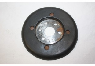 PLAQUE DE METAL AVEC CAOUTCHOUC  D/128mm...AUTOS DIVERS ANCIENNES COLLECTIONS