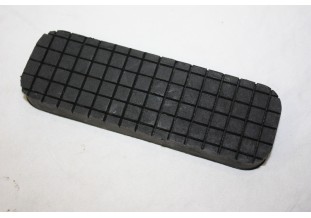 CAOUTCHOUC COUVRE PEDALE...PEUGEOT 404