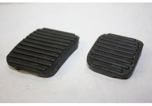 JEU DE 2 CAOUTCHOUC DE PEDALE 6439...AUTOS DIVERS COLLECTIONS ANCIENNES