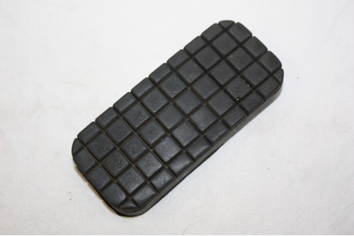 CAOUTCHOUC COUVRE PEDALE 87mm x 37mm...PEUGEOT DIVERS VOIR DESCRIPTIF