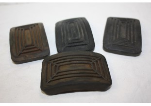 LOT DE 4 CAOUTCHOUC DE COUVRE PEDALE 6060908...RENAULT R8