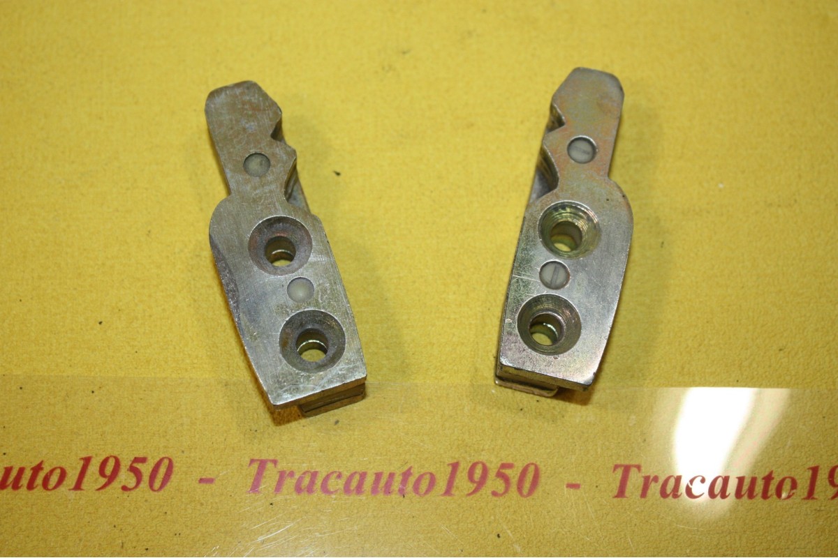 PAIRE DE GACHE DE PORTE D/G RENAULT...R12  ts modèles