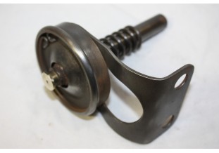 PIECE MECANIQUE AVEC GRAISSEUR...AUTOS DIVERS COLLECTIONS ANCIENNES