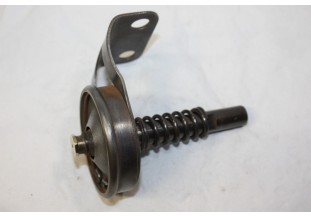 PIECE MECANIQUE AVEC GRAISSEUR...AUTOS DIVERS COLLECTIONS ANCIENNES