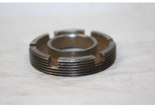 ECROU DE SERRAGE DE ROULEMENT D'AXE DE POMPE A EAU ERSA...CITROEN C4 C6