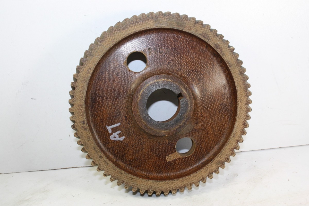 PIGNON DE DISTRIBUTION 68 Dents CHAMPION n°152...DONNET 11CV  voir descriptif