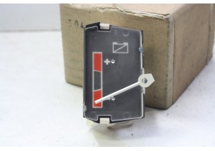 VOLTMETRE DE COMPTEUR JAEGER 304250...PEUGEOT 304 voir descriptif