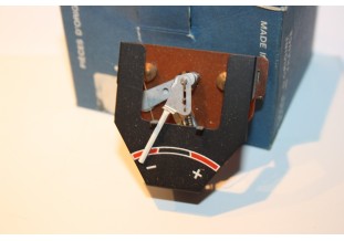VOLTMETRE DE COMPTEUR JAEGER 301862...PEUGEOT 304 voir descriptif