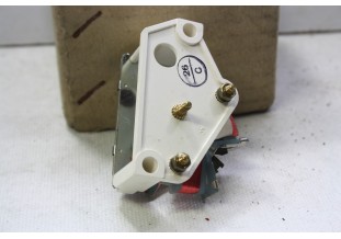 RECEPTEUR DE TEMPERATURE D'EAU JAEGER 307299/01...RENAULT R15 R17 voir descriptif